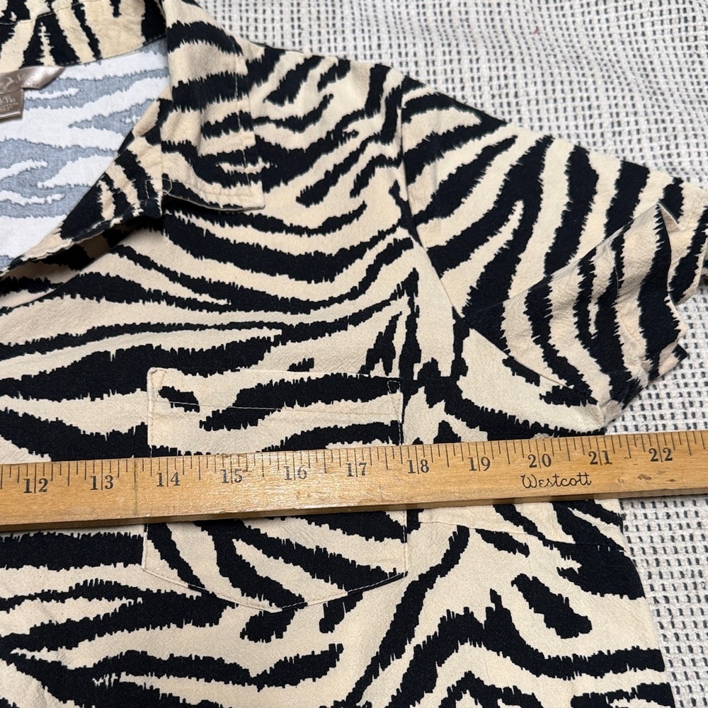 🔥🔥5/$25! Woman’s Boxy Zebra Animal Print Safari Camp Button Up Shirt - Picture 4 of 5